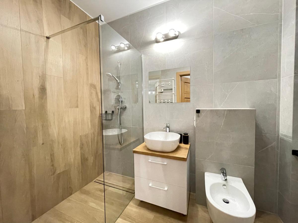 Superior Laguna Beskidow 3 Rooms! Sauna&Gym! Air Condition! 자제체 외부 사진